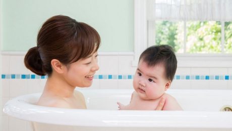 赤ちゃん用お風呂マット！人気定番3タイプの特徴とお手入れのコツ